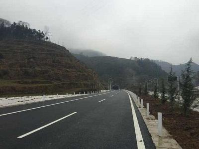 SMA路面零度低温施工成功